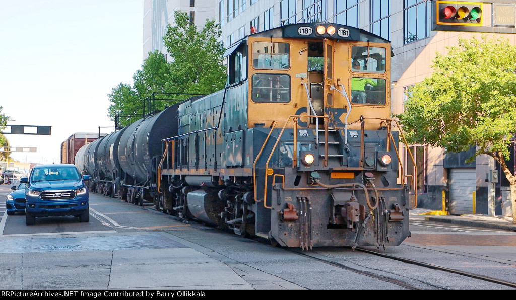 CSX 1181 (MP15AC) Polk St Run Tampa